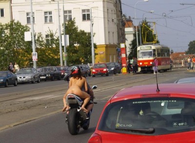 nude-on-moto-04.jpg