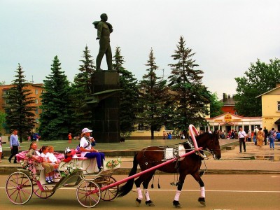 День города. Памятник Ю.А.Гагарину.jpg